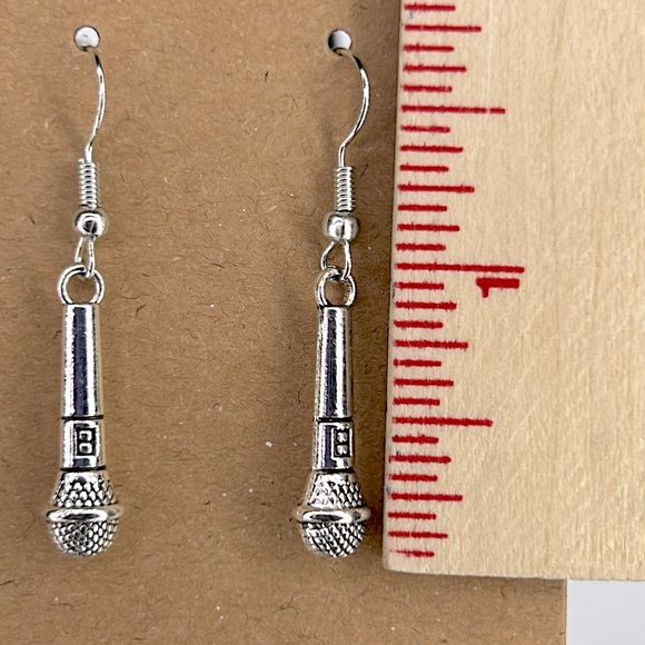 Fashion Microphone Dangle Earrings Music Inspired - Picture 2 of 2